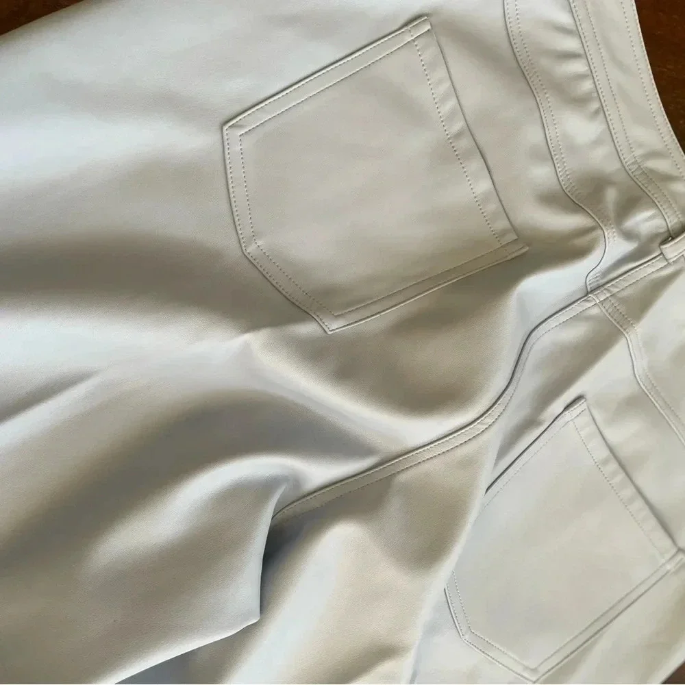 Halogen Straight Leg Pants in Light Gray